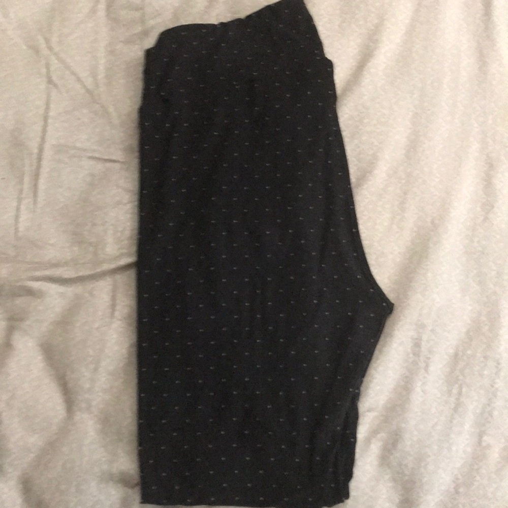 TC black leggings with small white polka dots!!